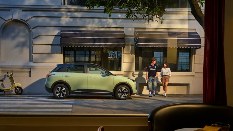 Geely E2 Lifestyle